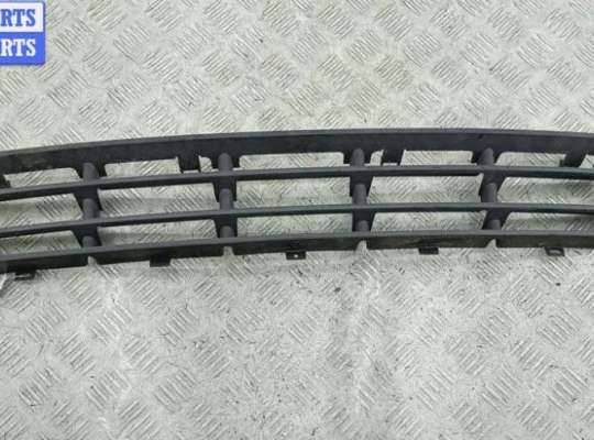 купить Решётка (заглушка) в бампер на Volkswagen Golf-4