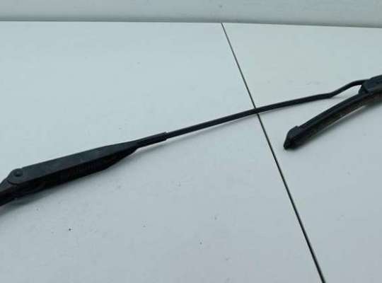 купить Щеткодержатель (поводок стеклоочистителя) передний на Opel Combo C (2001-2011)