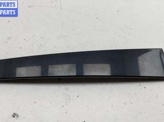 купить Накладка двери задней правой на Volkswagen Passat B5+ (GP)