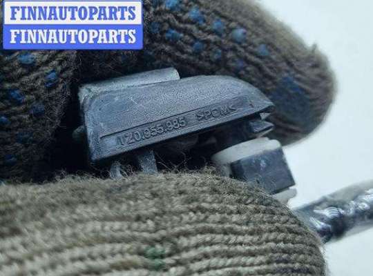 купить Форсунка омывателя на Skoda Octavia mk2 (A5 1Z) 2004-2013