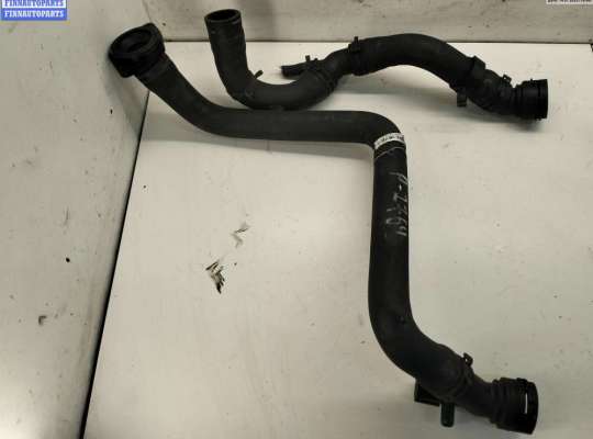 Патрубок радиатора VG2388919 на Volkswagen Golf-4