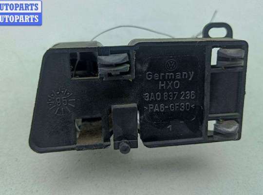 купить Ручка двери внутренняя задняя правая на Volkswagen Passat B4