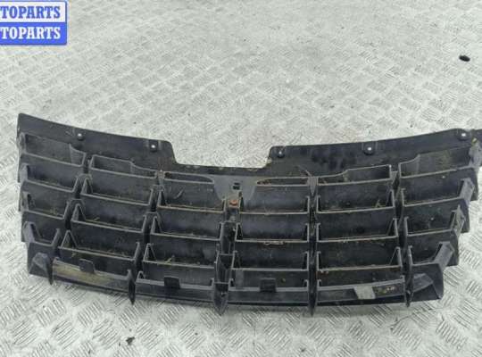 купить Решетка радиатора на Chrysler Voyager (2001-2007)