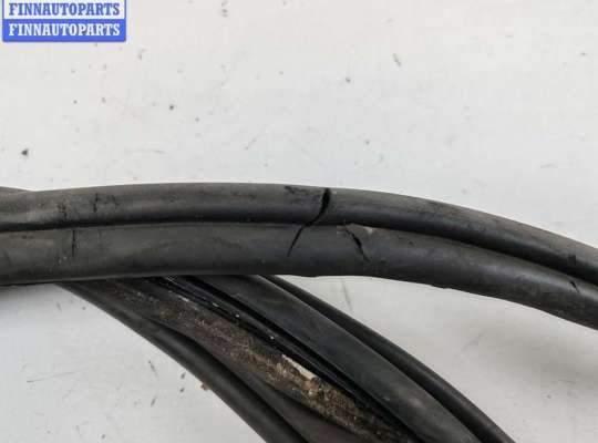 купить Уплотнитель крышки (двери) багажника на Volkswagen Transporter T4