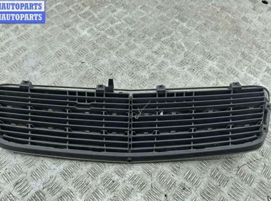 купить Решетка радиатора на Mercedes C-Class W203 (2000-2006)