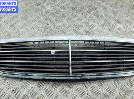 купить Решетка радиатора на Mercedes C-Class W203 (2000-2006)