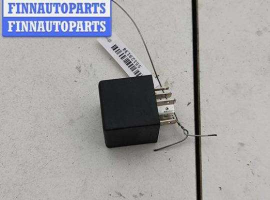 купить Реле стеклоочистителя (дворников) на Volkswagen Passat B3