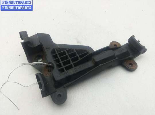 купить Кронштейн бампера заднего на Audi 100 C4 (1991-1994)