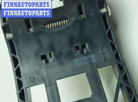 купить Корпус (держатель) ручки двери задней левой на Skoda Superb mk2 (B6)