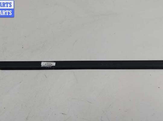 Молдинг двери задней правой SK488162 на Skoda Octavia mk1 (A4 1U) 1996-2010