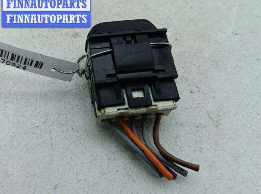 купить Кнопка стеклоподъемника заднего правого на Peugeot 607