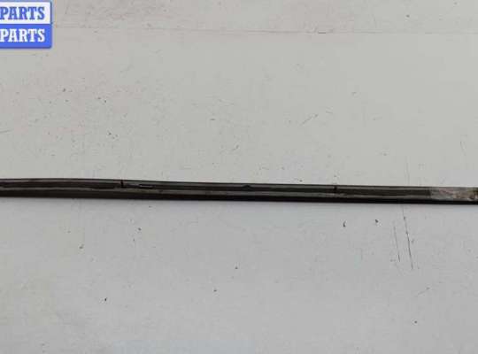 купить Молдинг двери задней левой на Volkswagen Passat B6