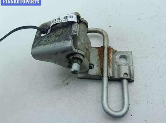 купить Петля двери передней левой на Volkswagen Golf-4