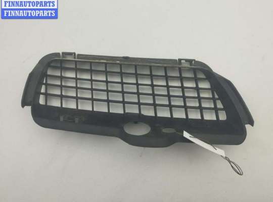 Решётка (заглушка) в бампер VG2790104 на Volkswagen Golf-3