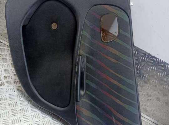 купить Обшивка двери задней правой (дверная карта) на Opel Astra F (1991-1998)