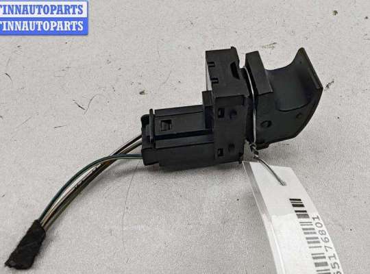 купить Кнопка стеклоподъемника заднего левого на Volkswagen Passat B6