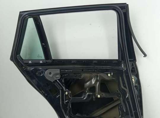 купить Дверь боковая задняя левая на BMW 3 E90/E91/E92/E93 (2005-2013)