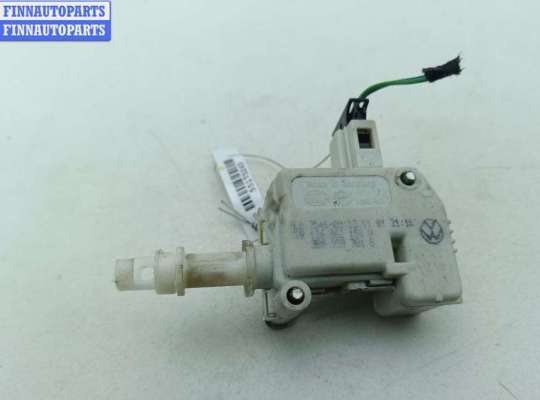 Активатор (привод) замка багажника VG2576375 на Volkswagen Golf-4