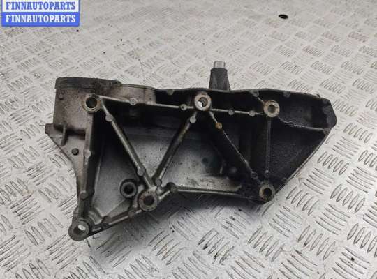 купить Кронштейн генератора на Volvo S40 / V40 (1995-2004)