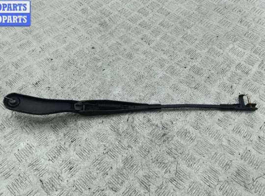 купить Щеткодержатель (поводок стеклоочистителя) передний на Volvo S40 / V50 (2004-2013)