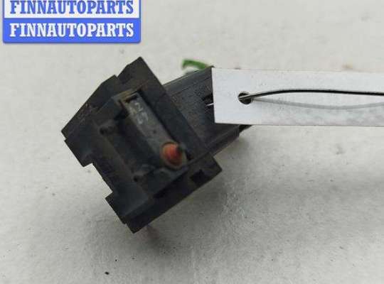 купить Кнопка открывания багажника на Peugeot 206