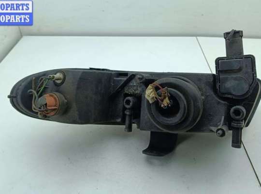 купить Фара правая на Chrysler Voyager (1996-2000)