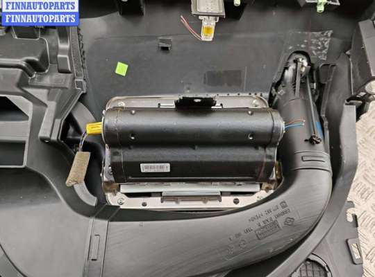 Панель передняя салона (Торпедо) на Renault Scenic II