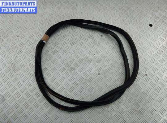 Уплотнитель крышки (двери) багажника VG2775509 на Volkswagen Tiguan (2016- )