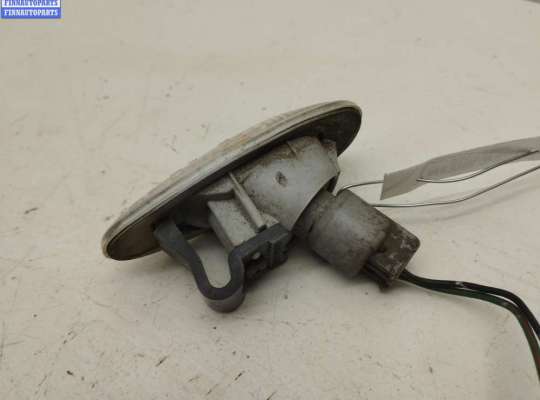 купить Повторитель поворота правый на Mitsubishi Space Wagon (1998-2004)