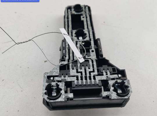 купить Плата фонаря заднего левого на Volkswagen Passat B5