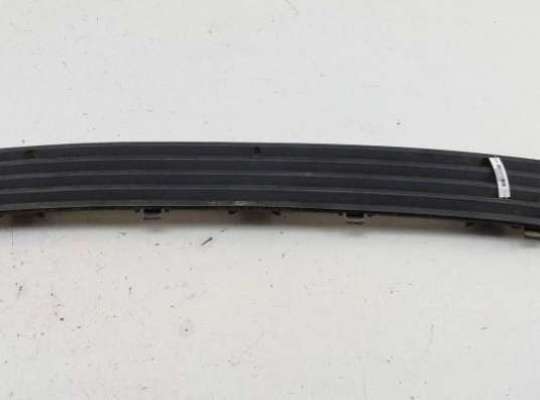 Решетка капота VG2776807 на Volkswagen Transporter T4