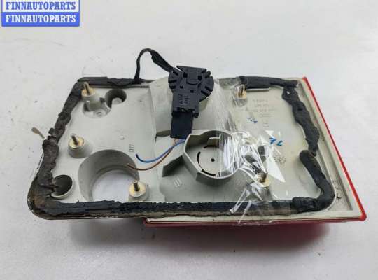 купить Фонарь крышки багажника правый на Audi A6 C4 (1994-1997)