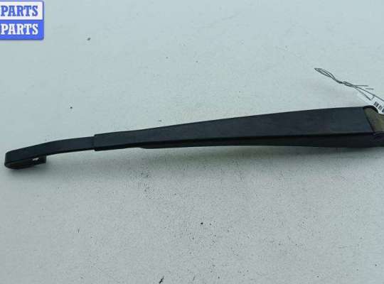 купить Щеткодержатель (поводок стеклоочистителя) задний на Volkswagen Golf-4