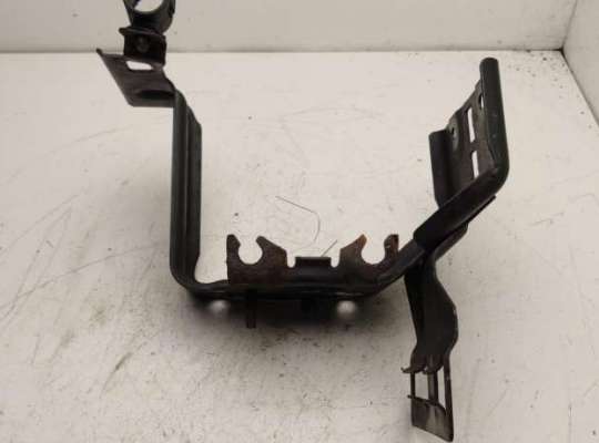 Купить Кронштейн крепления на Peugeot 307 Кронштейн крепления PG841949 на Peugeot 307