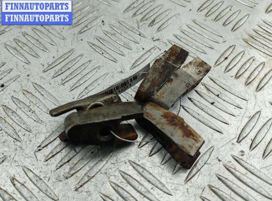 купить Скоба (кронштейн) крепления форсунки на Mercedes M-Class ML W163 (1998-2004)