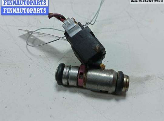 Форсунка топливная VG2272041 на Volkswagen Golf-4
