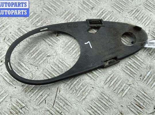 купить Рамка фары противотуманной левой на Mercedes C-Class W203 (2000-2006)