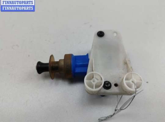 Активатор замка на Audi 100 (44Q, C3)