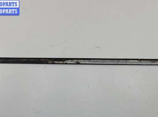 купить Молдинг двери передней левой на Audi 80 B4 (1991-1996)