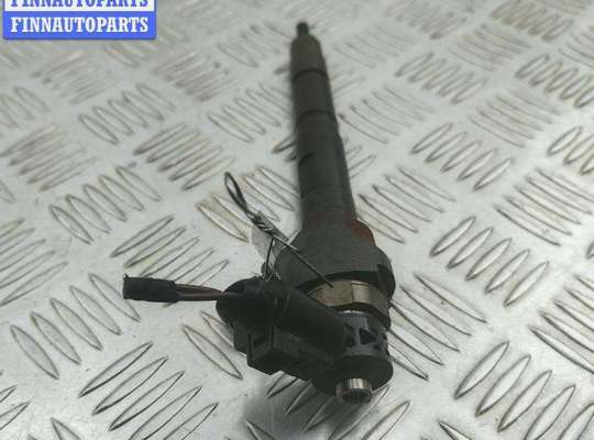 купить Форсунка топливная на Volkswagen Passat B7