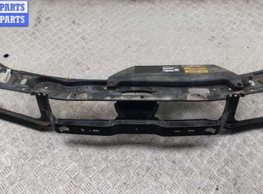 купить Рамка передняя (панель кузовная, телевизор) на Volkswagen Passat B3