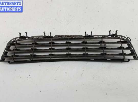 купить Решётка (заглушка) в бампер на Opel Astra H (2004-2009)