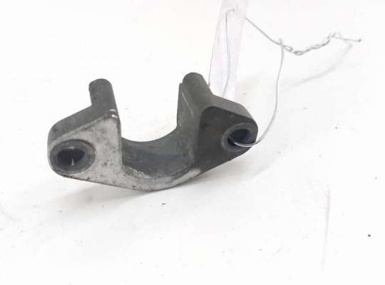 купить Скоба (кронштейн) крепления форсунки на BMW 3 E90/E91/E92/E93 (2005-2013)