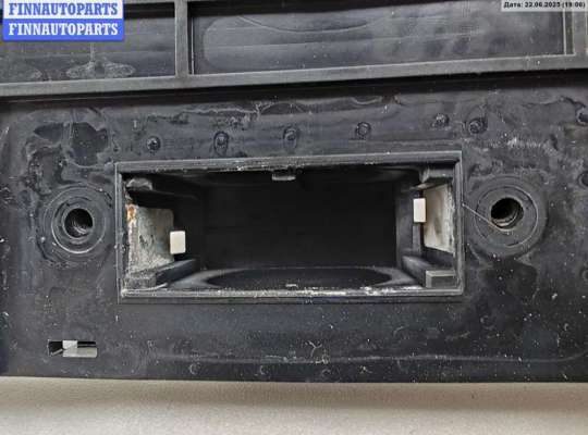 купить Кнопка открывания багажника на Volkswagen Touran