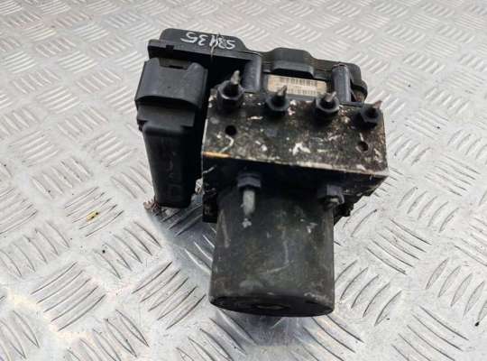 Купить Блок ABS (Модуль АБС) на BMW 5 E60/E61 (2003-2010) Блок ABS (Модуль АБС) BM3711054 на BMW 5 E60/E61 (2003-2010)