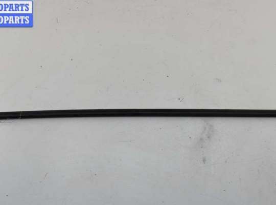 купить Молдинг двери передней правой на Volkswagen Golf-4