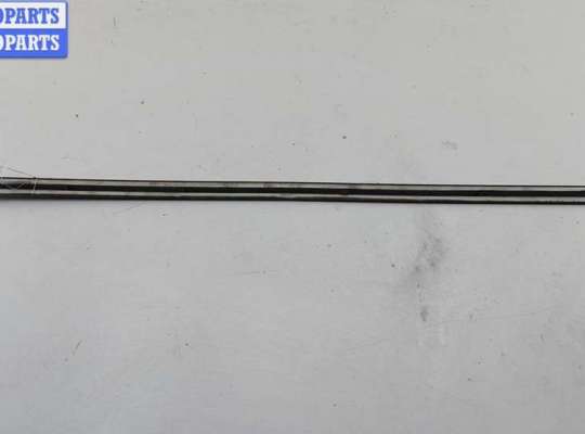 купить Молдинг двери передней правой на Volkswagen Golf-4