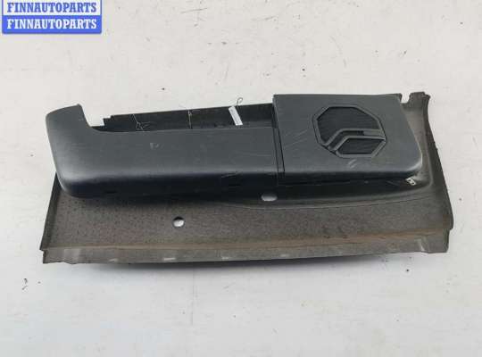 купить Обшивка двери передней левой (дверная карта) на Volkswagen Passat B3