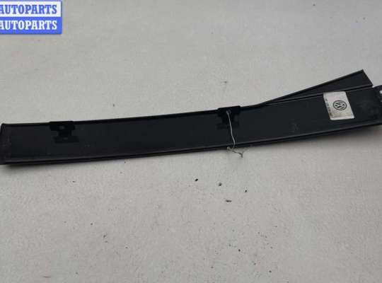 купить Накладка двери задней левой на Volkswagen Passat B5+ (GP)