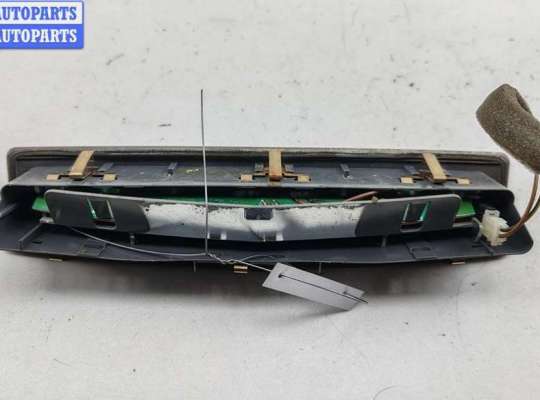 Фонарь (стоп-сигнал) центральный на Opel Astra H / Classic